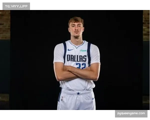 弗拉格自信能分担后卫压力盛赞拉塞尔拼劲十足展现团队核心担当